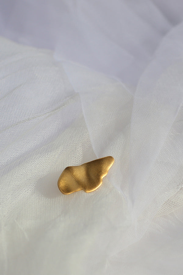 YVMIN 019YJJSSSEDGX golden glitter short earrings